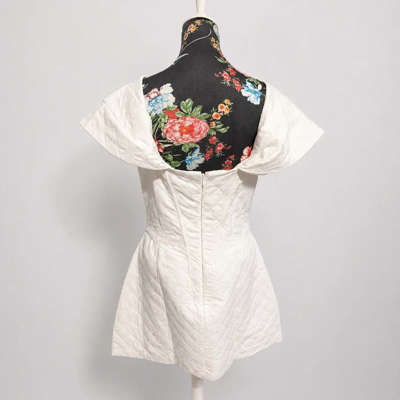 Robe courte blanche matelassée – Style corset - Aby Shop