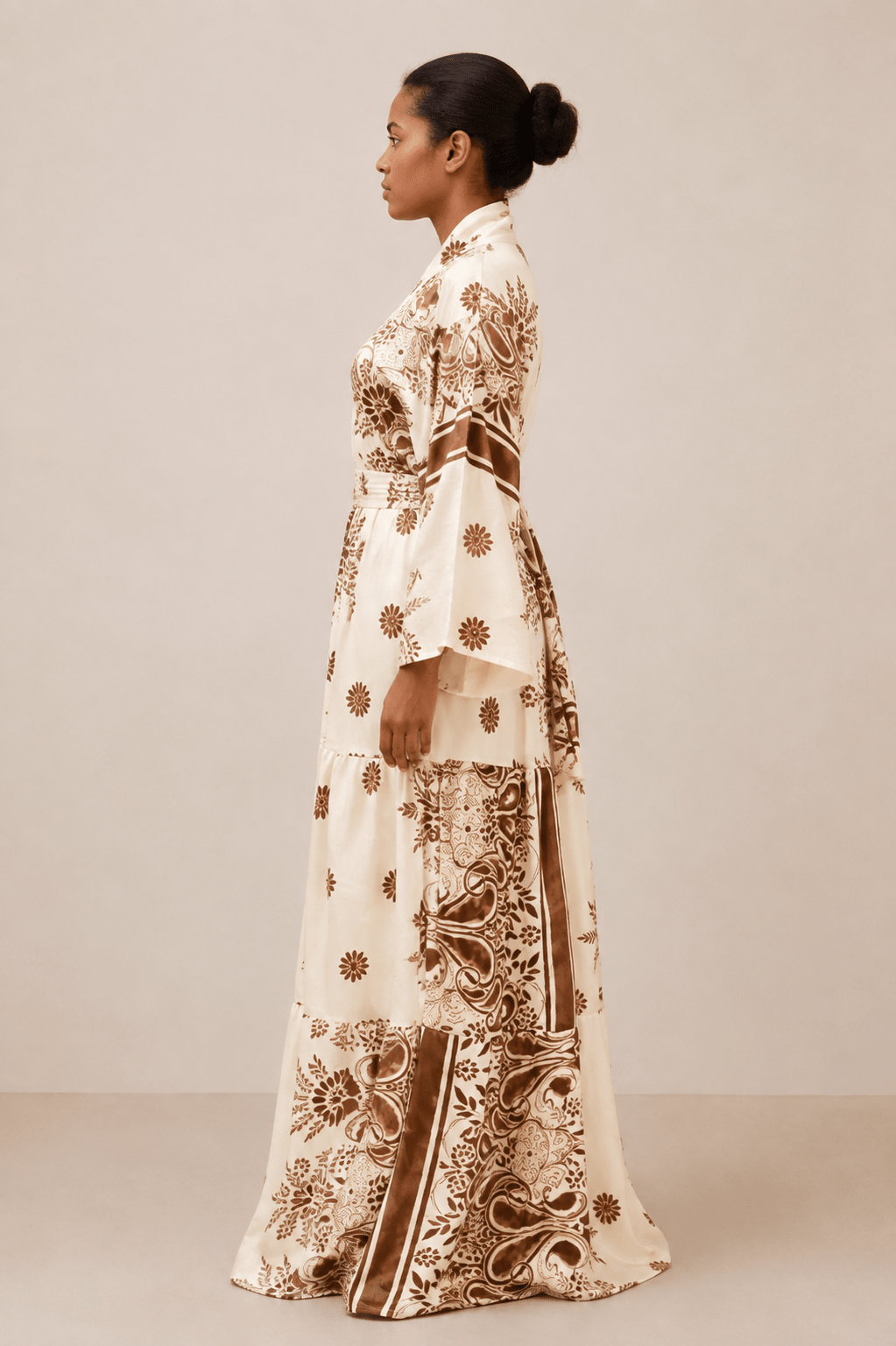Robe longue élégante beige à motifs marron - Aby Shop